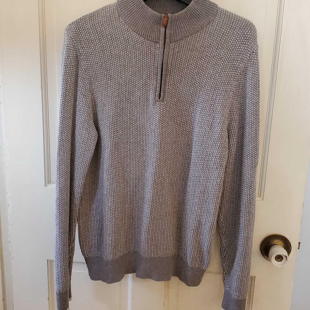 Vineyard Vines sweater